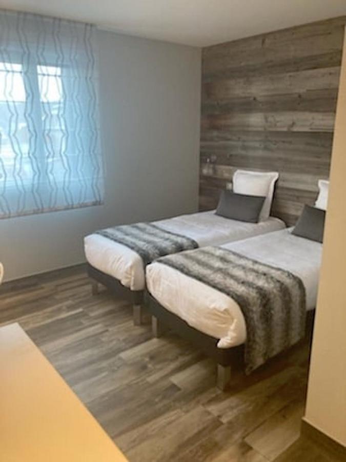 Hotel Le Paradis Des Loups Giromagny ภายนอก รูปภาพ