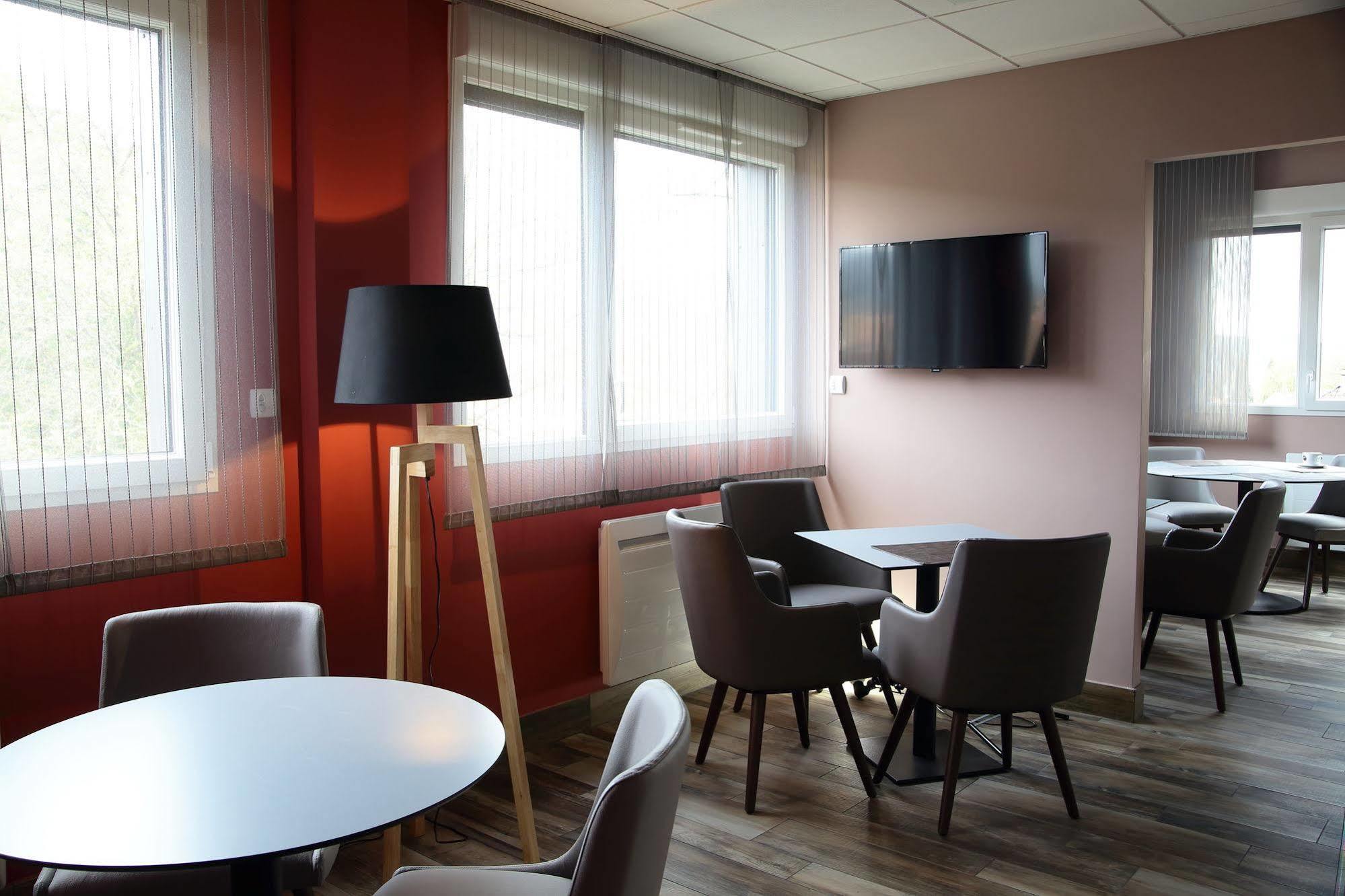 Hotel Le Paradis Des Loups Giromagny ภายนอก รูปภาพ